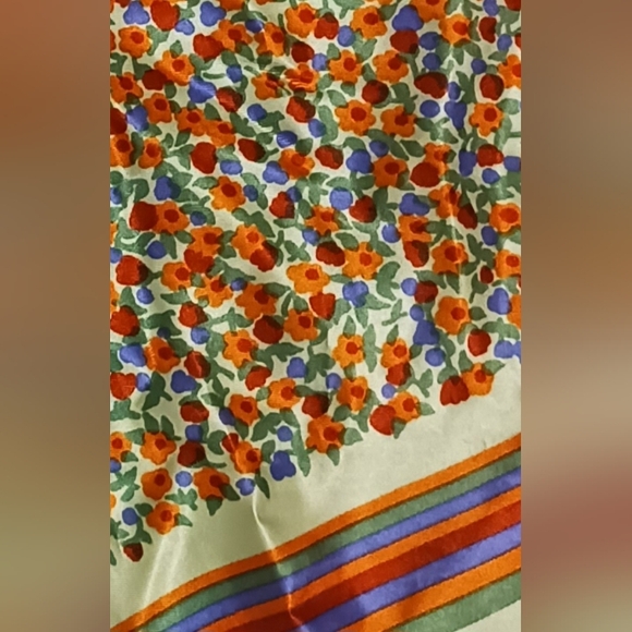 BEAUTIFUL MULTICOLORED VINTAGE FLORAL & STRIPED SILK SCARF 🧡 - Picture 3 of 4
